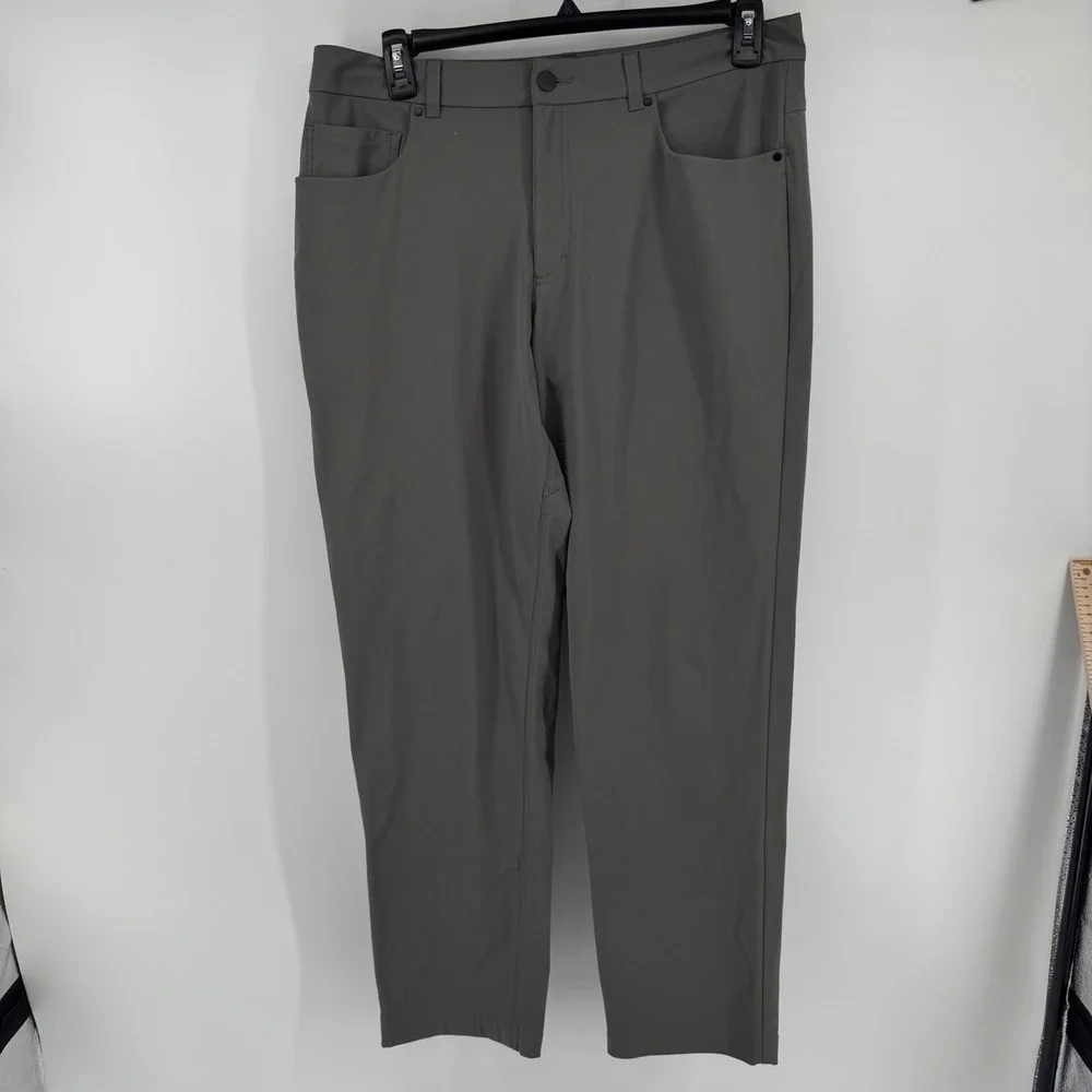 VRST Athletic Fit Commuter Pants 3-Pack Men 36x32 Tan Grey Charcoal Stretch 5Pkt
